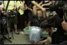 环球网记者被围殴：我支持香港警察 可以打我了